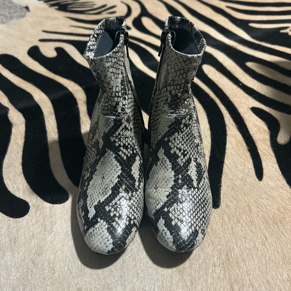 Time and Tru Snakeskin Pattern Boots - Picture 1 of 6